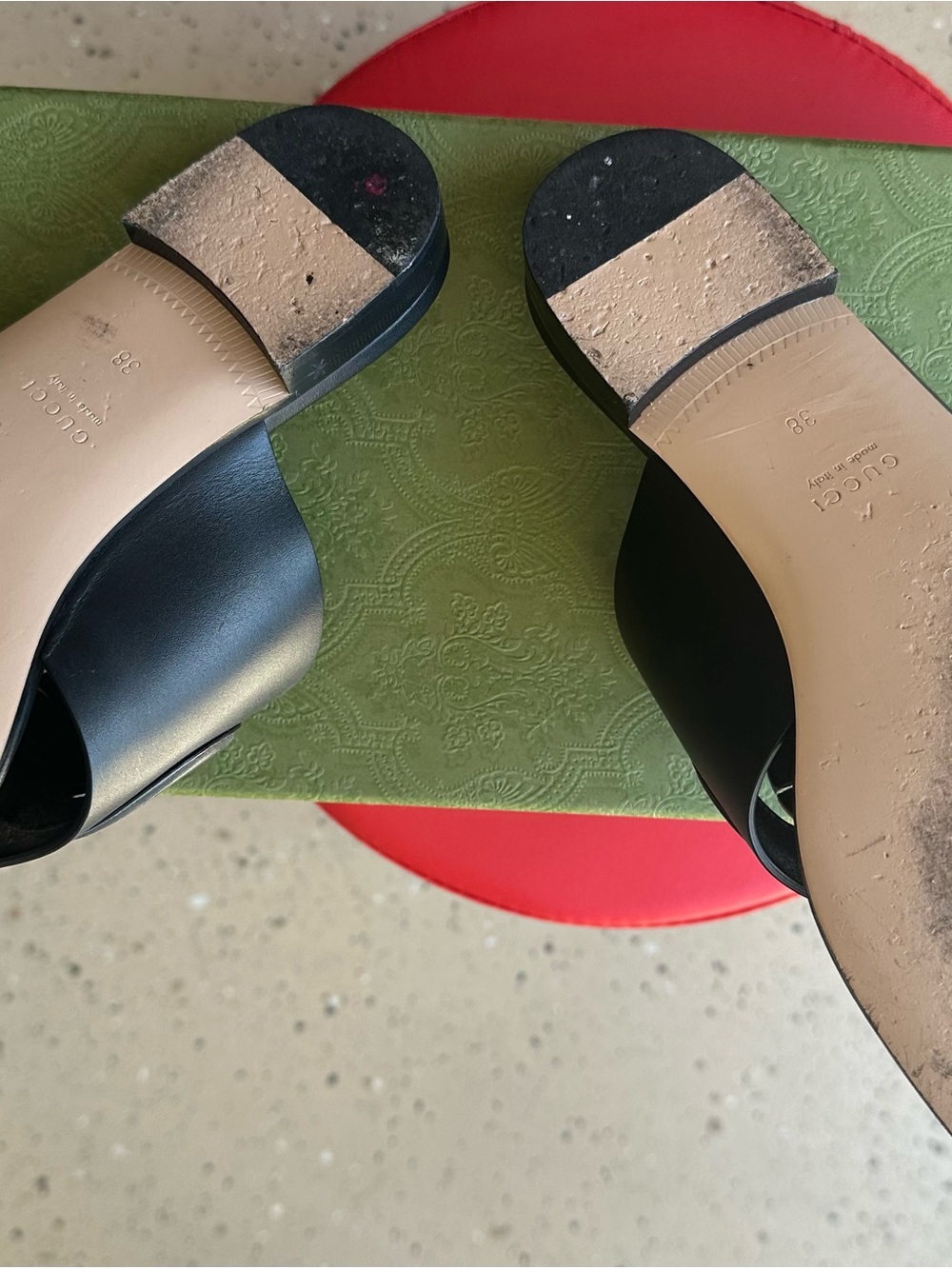 Gucci Black Leather Thong Sandals with Pale Pink Footbed - Picture 3 of 3